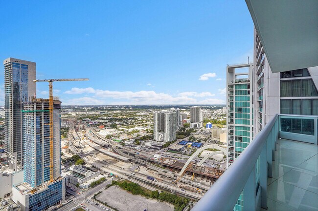 Building Photo - 900 Biscayne Blvd