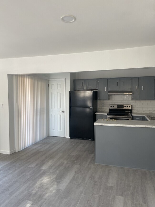 Building Photo - 2705 Lantern Walk SE