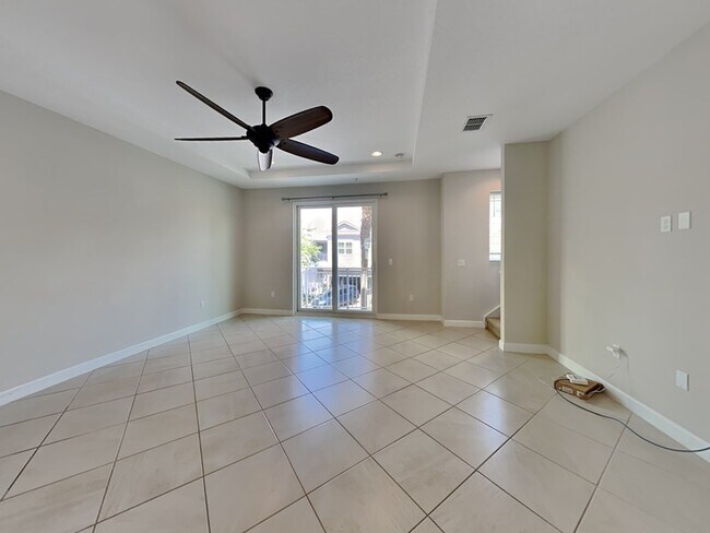 Building Photo - 895 Brutus Terrace