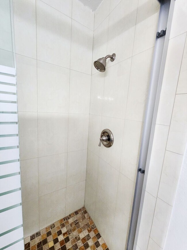Building Photo - Spacious 4 bedroom in Foster City