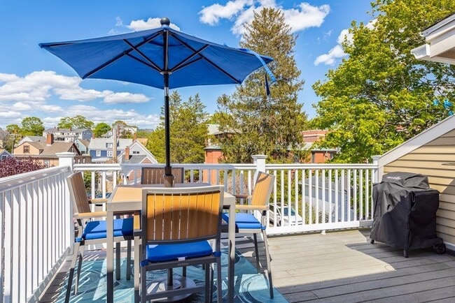 Building Photo - 168 Humphrey St