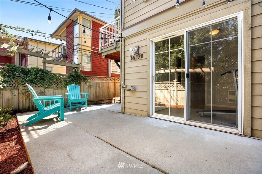 Building Photo - 3619 Phinney Ave N