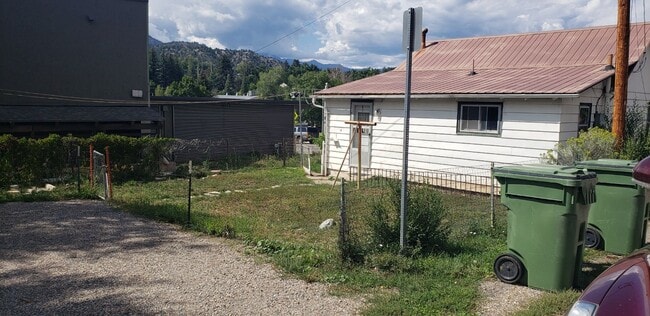 Building Photo - Downtown Durango 2 Bed/1 Bath with One-Car Oversized Garage