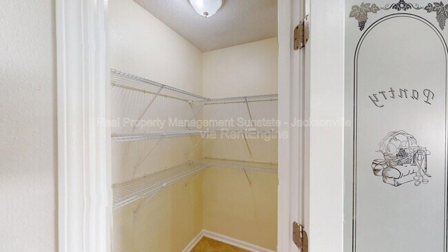 Building Photo - 630 Glendale Ln