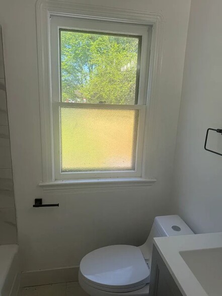 Building Photo - 7843 Emery Cir