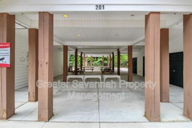 Building Photo - 137 Benelli Dr