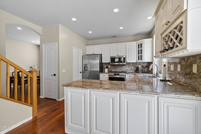 Building Photo - 3889 Angeline St