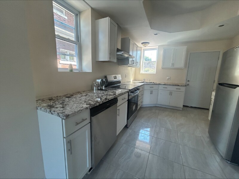 Building Photo - 14 Parkland Pl