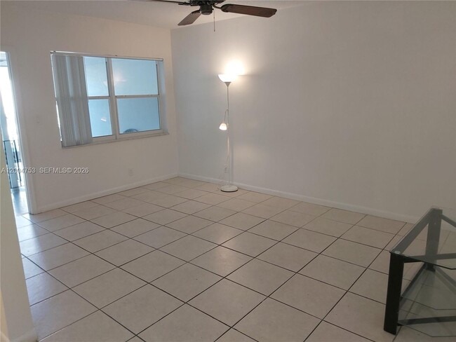 Building Photo - 1300 N 17th Ave