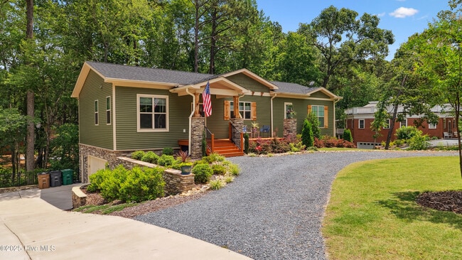 Building Photo - 185 Canter Ln