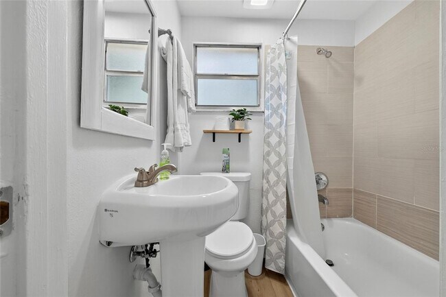 Building Photo - 4214 W Ohio Ave