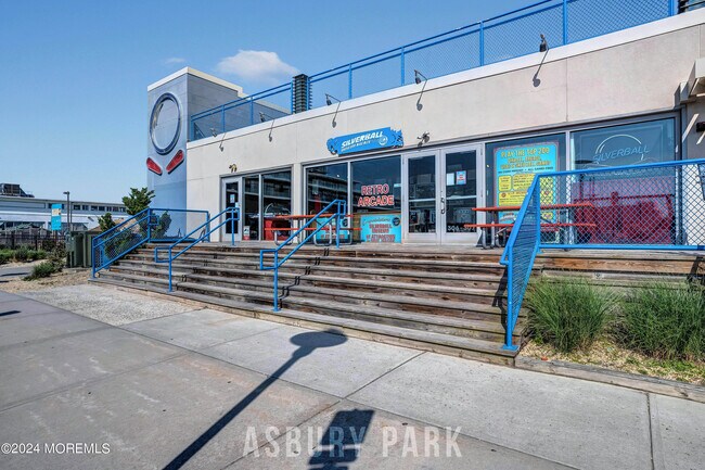 Building Photo - 1503 Emory St
