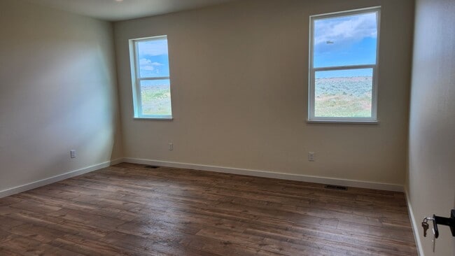 Building Photo - 4 bed 2 bath New Build in McConihe area cl...