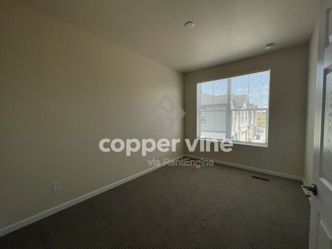 Building Photo - 161 Ambrose St