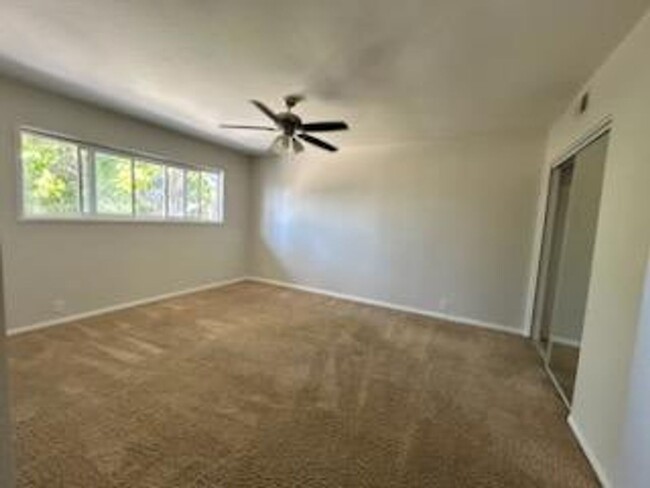 Building Photo - Spacious 5 Bedroom in Mission Viejo!