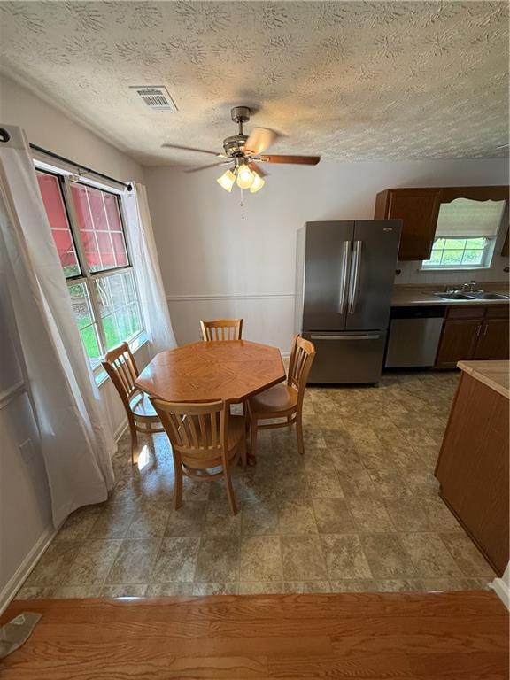 Building Photo - 3897 Saddlecreek Dr