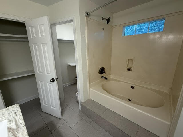 Building Photo - 10713 Plummer Cir