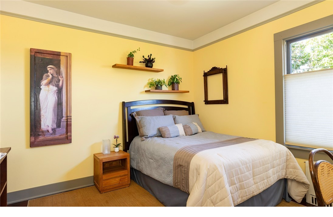Second bedroom - 911 W Howe St