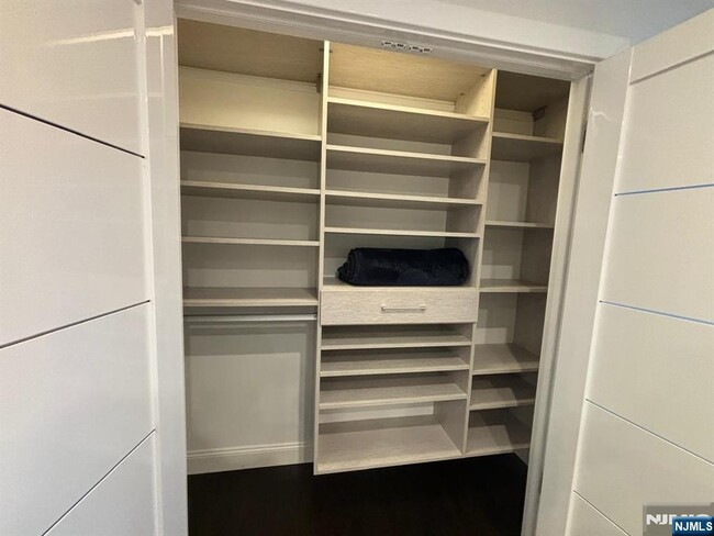 Building Photo - 20 Veterans Way