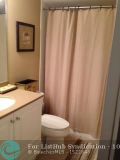 Building Photo - 110 Lake Emerald Dr