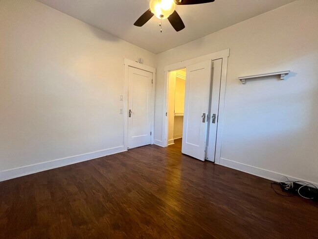 Building Photo - North Park Cottage! LARGE ENCLOSED PRIVATE BACKYARD! Washer & Dryer! Assigned Parking!