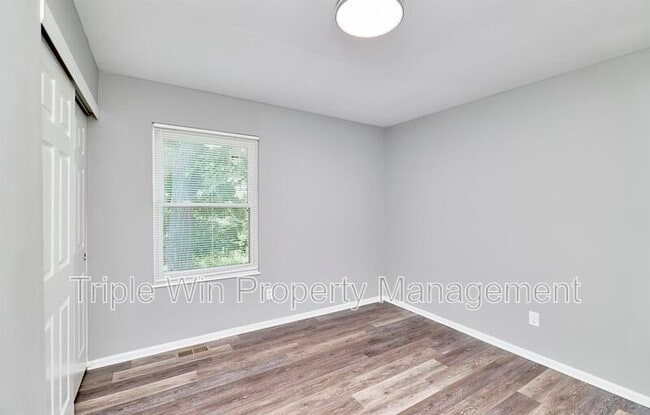 Building Photo - 1544 Rishon Hill Dr