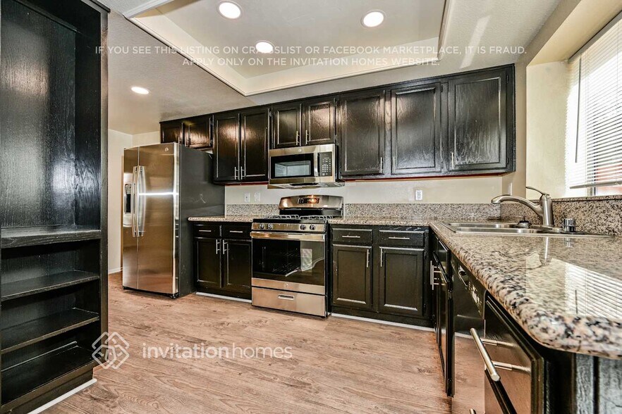 Building Photo - 39201 Chalfont Ln