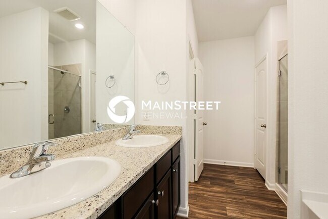 Building Photo - 5 Bedroom Pet-Friendly Home in New Braunfe...