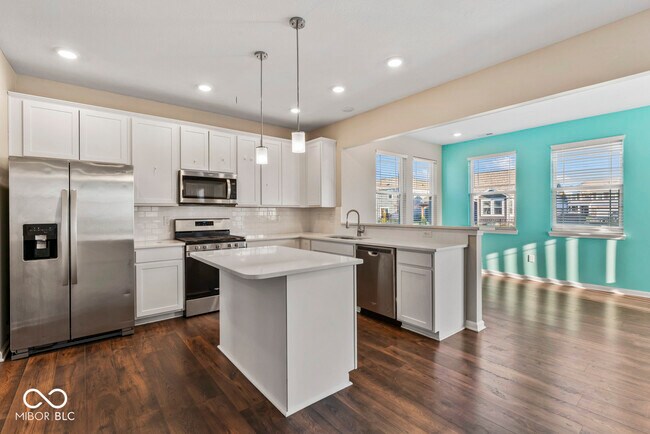 Building Photo - 6874 Nottingham Ln