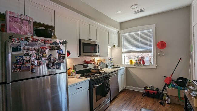 Building Photo - 5024 N Winthrop Ave