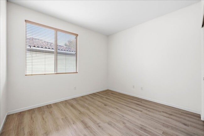 Building Photo - 3621 el Dala Ln