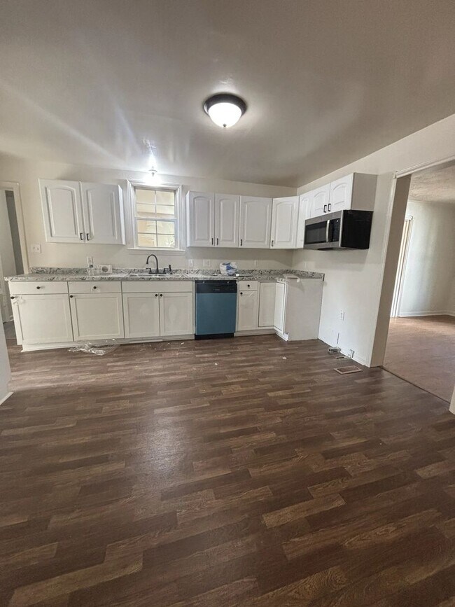 Building Photo - 836 W Sprague St