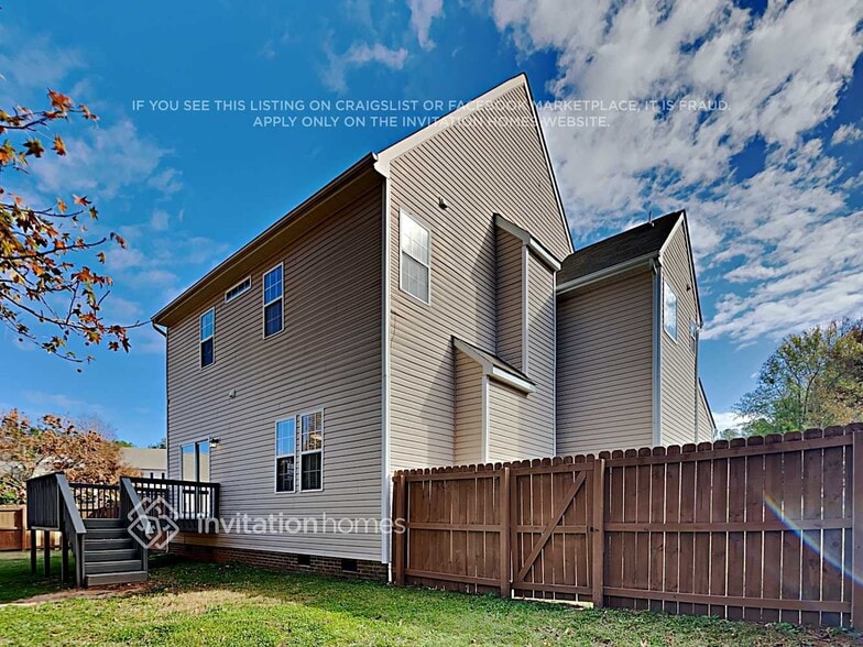 Building Photo - 3605 Saguaro Ct