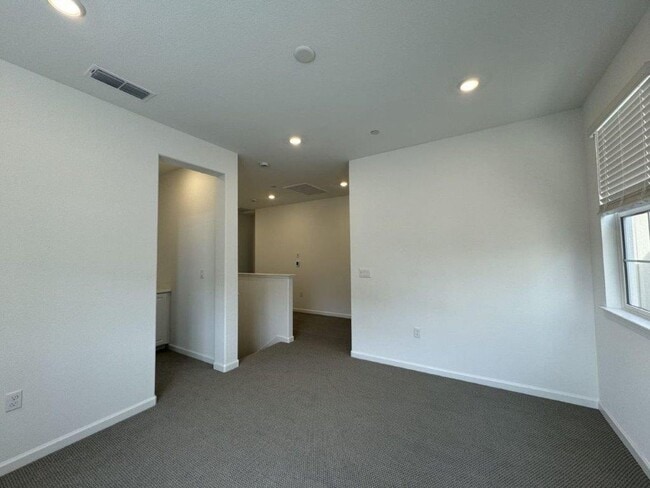 Building Photo - Like New Lennar Home FOR RENT