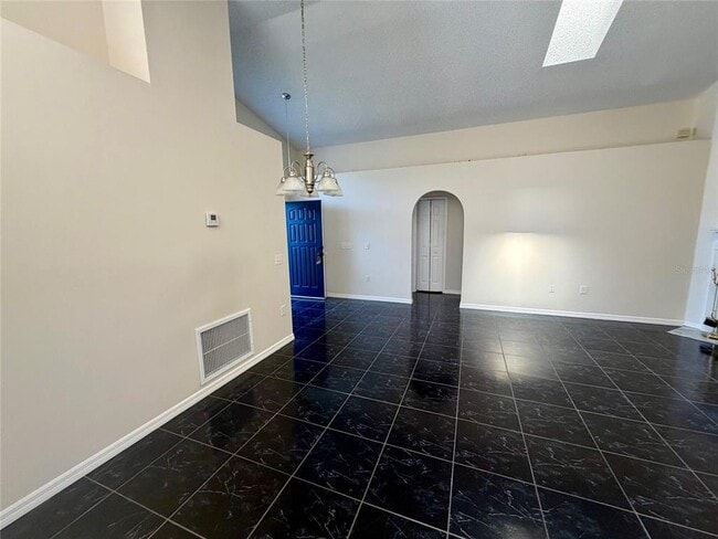 Building Photo - 809 Brightview Dr