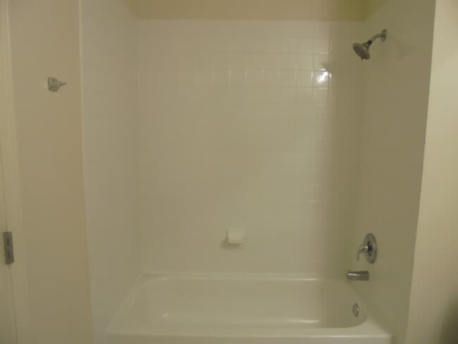 Building Photo - 938 Ridgefield Ln