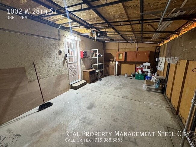 Building Photo - 1002 W 28th St