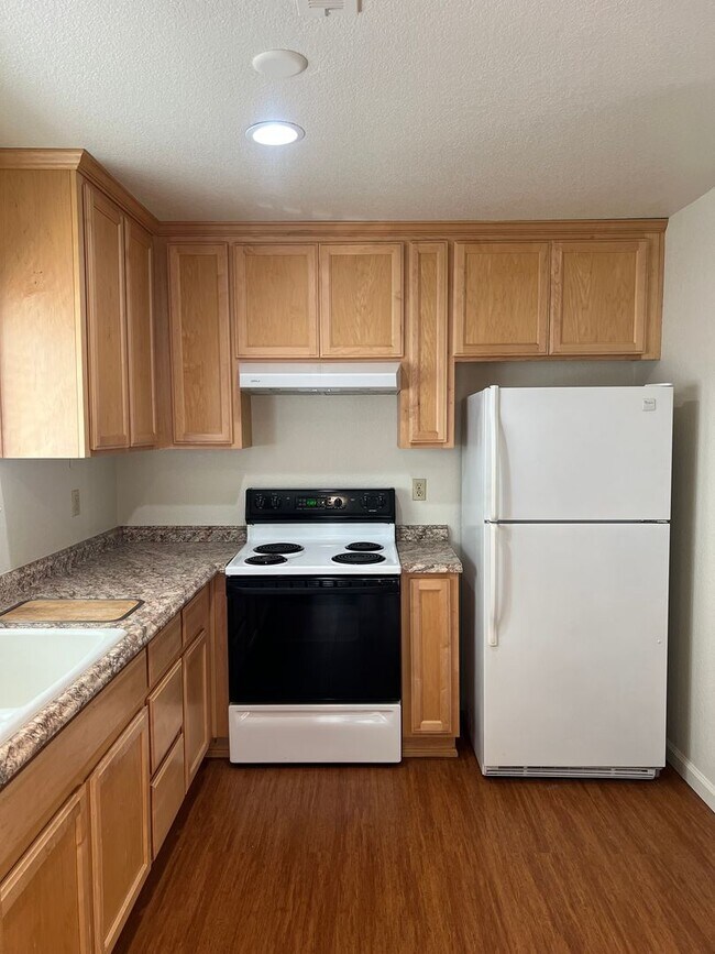 Building Photo - 2526 I St