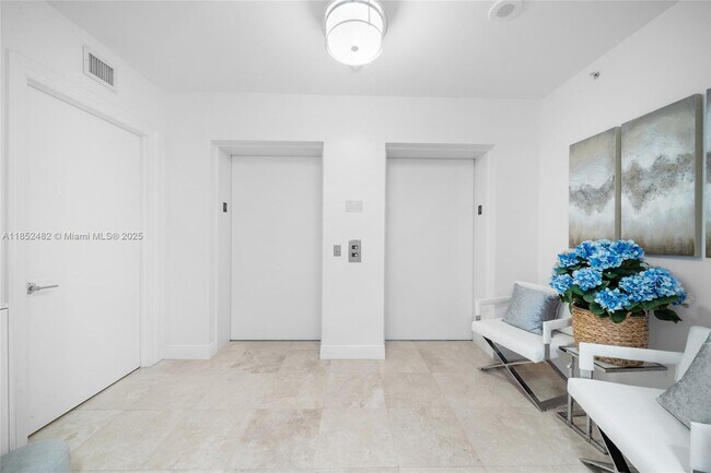 Building Photo - 20201 E Country Club Dr
