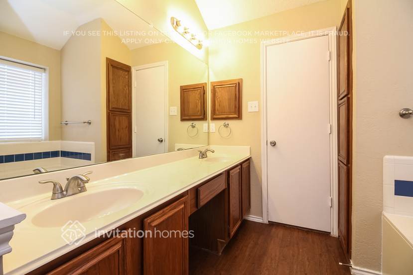 Building Photo - 2076 Rushmore Ct