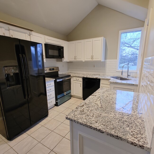 Building Photo - 14200 Harbour Pl