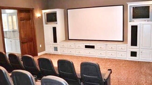 Building Photo - 3 Bedroom Townhouse Available now  in a de...