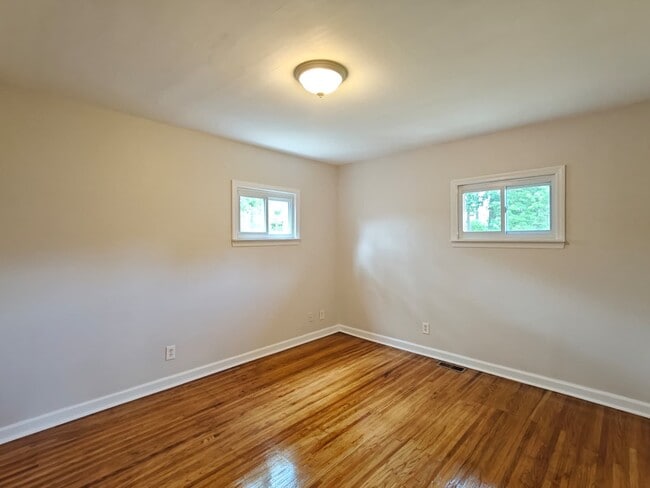 Building Photo - 2313 S Cuthbert Dr