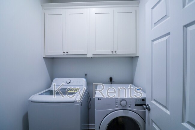 Building Photo - 7111 McAdam Ct