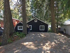 Building Photo - 2 Bed 1 Bath on Diamond Lake Secondary Lot