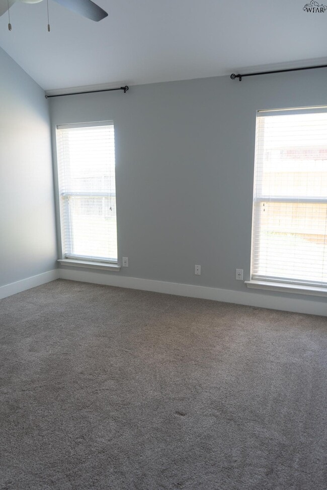 Building Photo - 5 Libby Ct