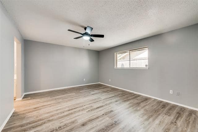 Building Photo - 2814 Meadow Park Dr