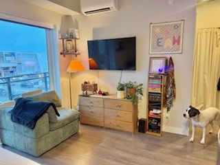 Building Photo - 2407 W Eastwood Ave