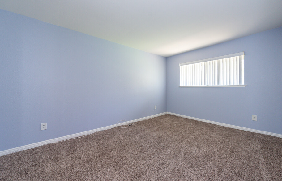 Bedroom 2 - 1554 Border Ave