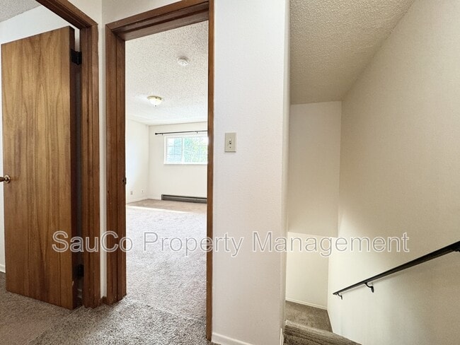 Building Photo - 536 SW Nebraska St